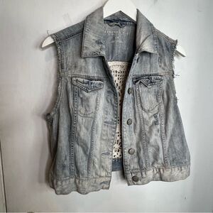 Aeropostale Womens Americana Denim Vest women’s Sz. L blue Crochet Accent